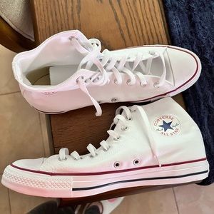 Mens size 10 white converse - basically brand new